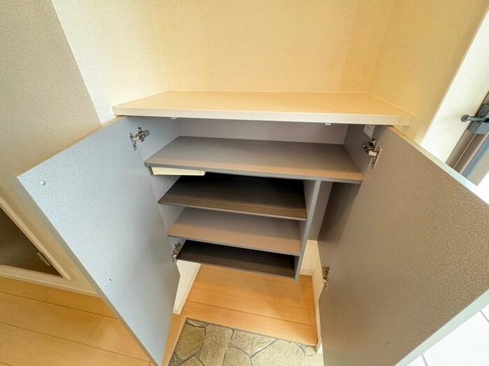 物件内観写真18　(靴箱)