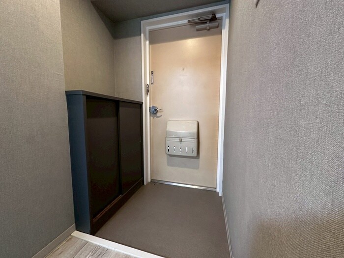 物件内観写真17　(玄関)