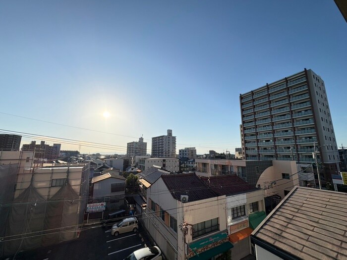 物件内観写真16　(室内からの展望)