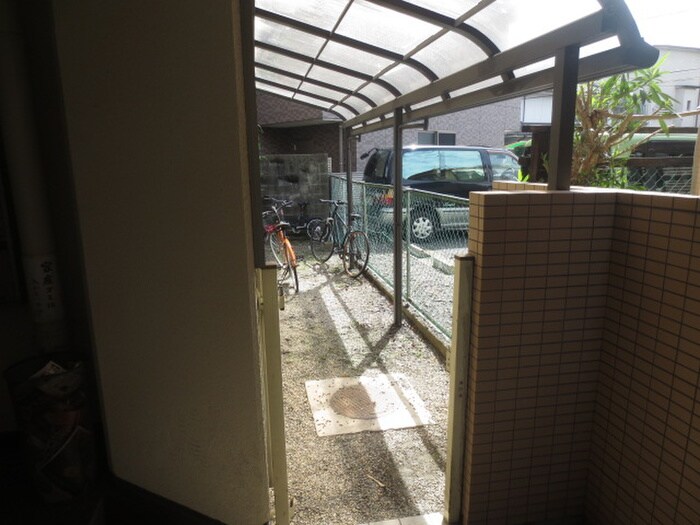 物件外観写真4　(駐輪場)