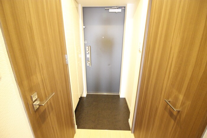物件内観写真17　(玄関)