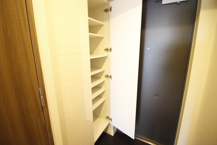 物件内観写真18　(靴箱)