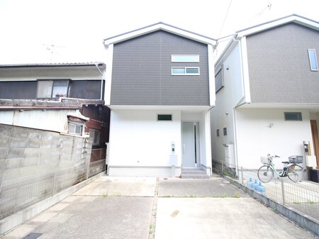 桜ヶ丘町西貸家外観写真