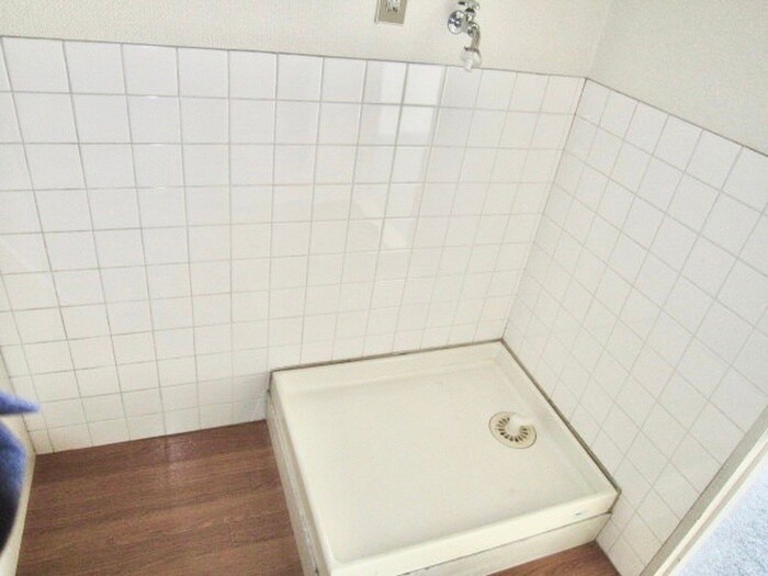 物件内観写真12　(洗濯機置場)