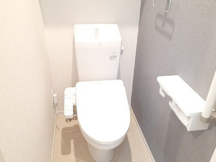 物件内観写真8　(トイレ)