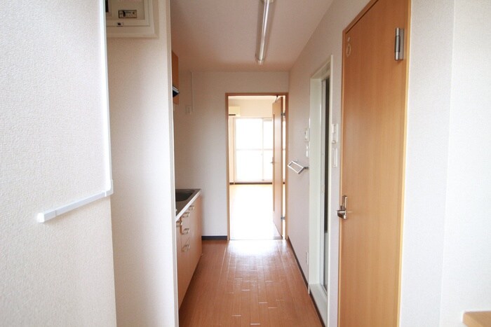 物件内観写真15　(廊下)