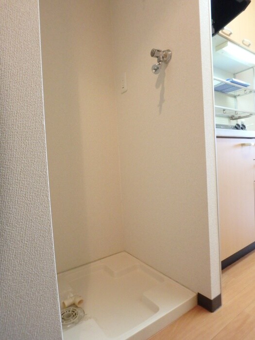 物件内観写真15　(洗濯機置場)