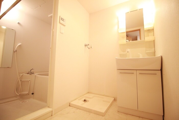 物件内観写真16　(洗濯機置場)