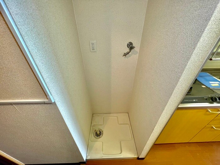物件内観写真18　(洗濯機置場)