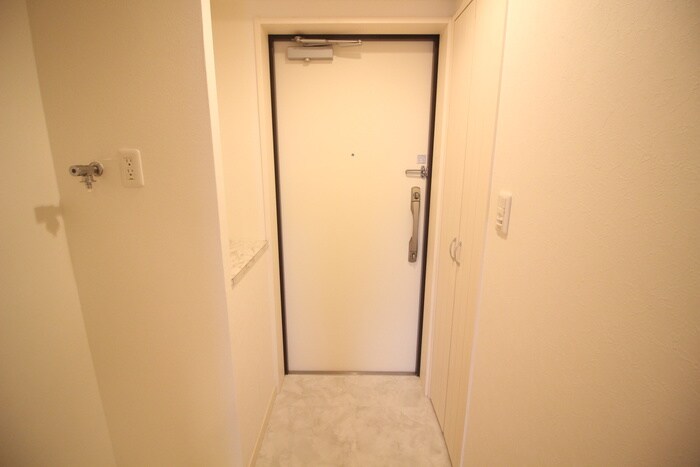 物件内観写真7　(玄関)