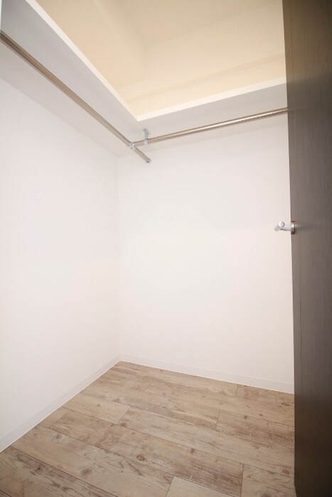 物件内観写真12　(収納)