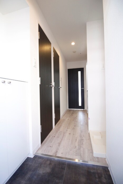 物件内観写真13　(玄関)