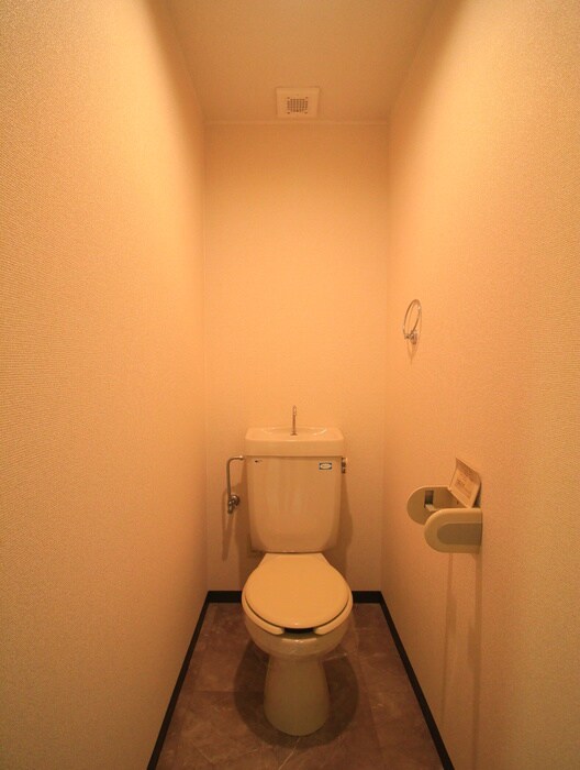 物件内観写真12　(トイレ)
