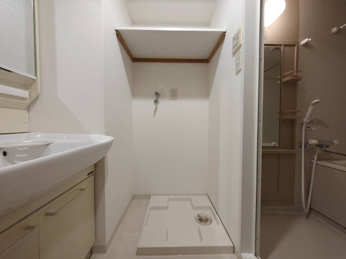 物件内観写真15　(洗濯機置場)