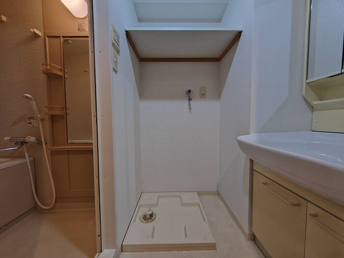 物件内観写真15　(洗濯機置場)