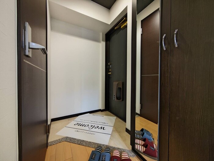 物件内観写真16　(玄関)