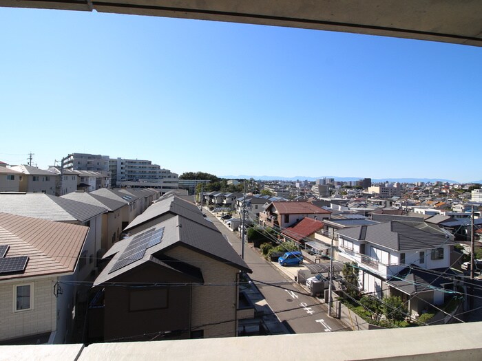 物件内観写真22　(室内からの展望)