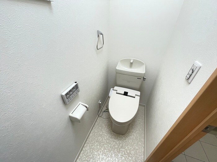 物件内観写真15　(トイレ)