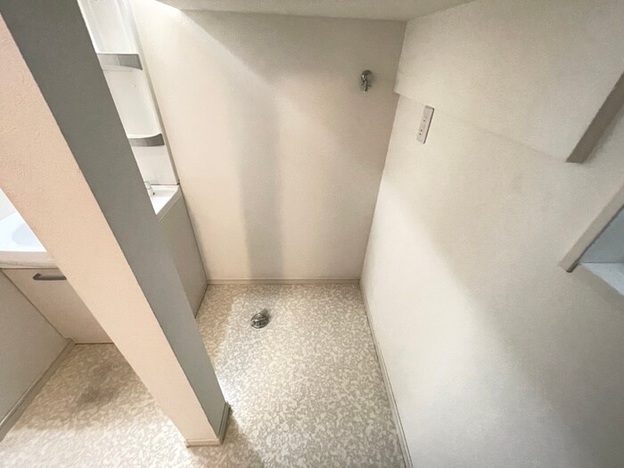 物件内観写真16　(洗濯機置場)