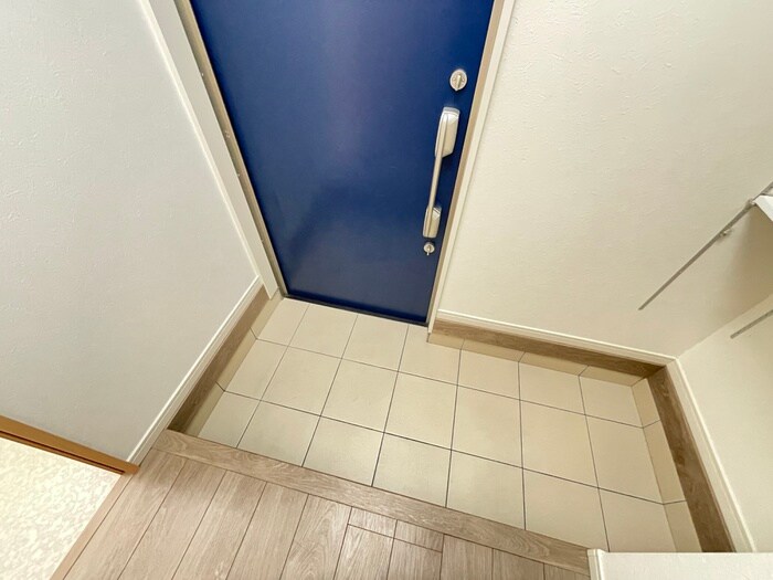 物件内観写真17　(玄関)
