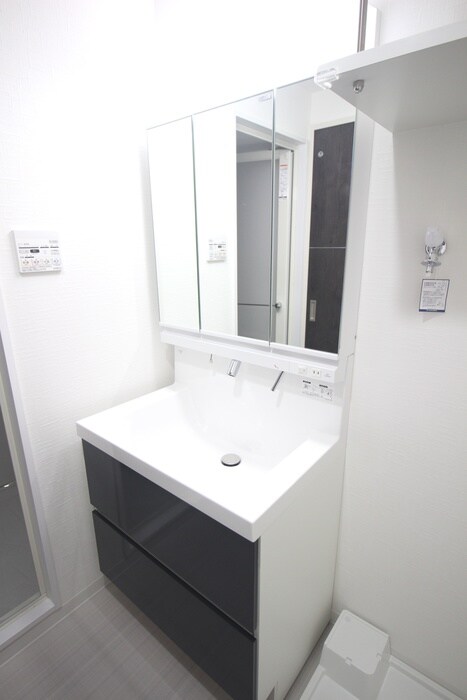 物件内観写真11　(洗面)