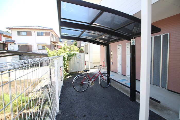 物件外観写真5　(駐輪場)