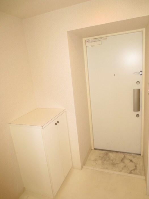物件内観写真12　(玄関)