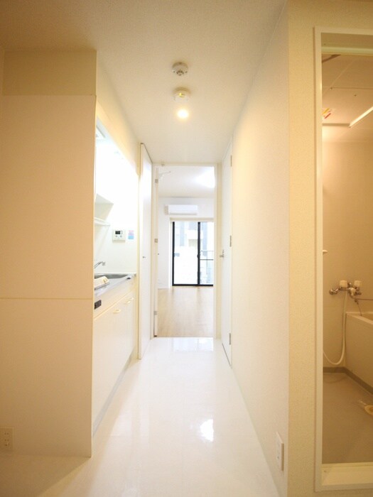 物件内観写真12　(廊下)