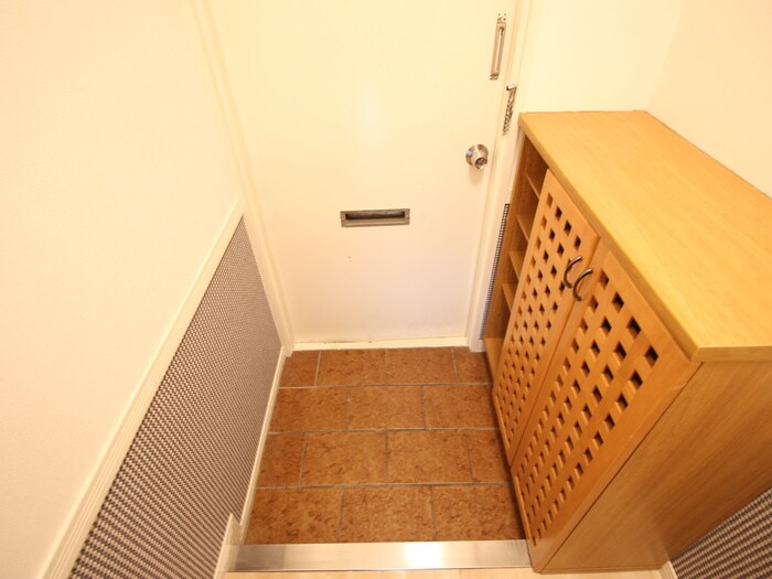 物件内観写真7　(玄関)