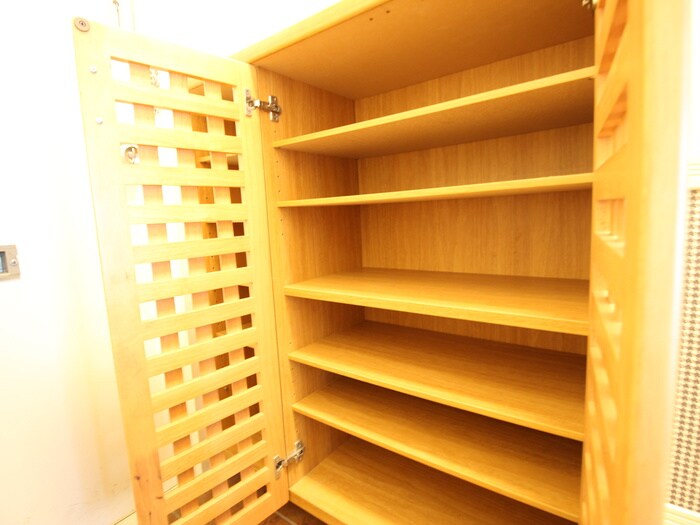 物件内観写真8　(靴箱)