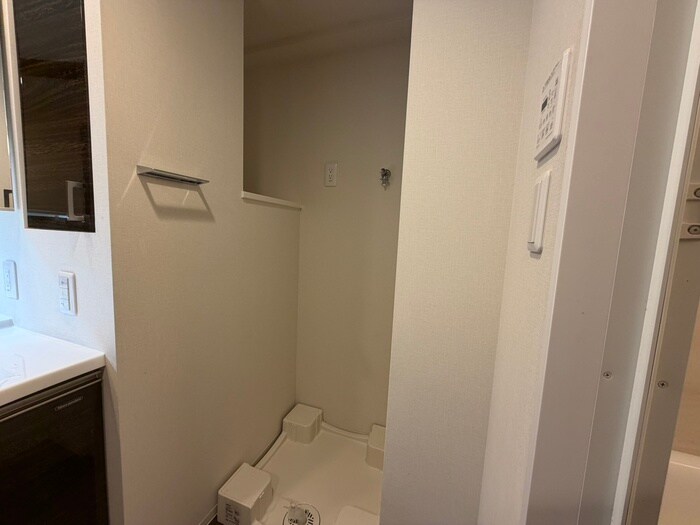 物件内観写真14　(洗濯機置場)