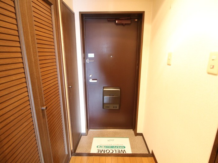 物件内観写真15　(玄関)