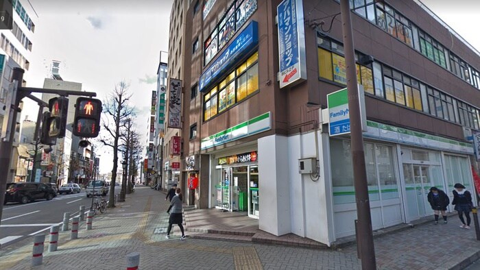 ファミリーマート　金山駅南口店