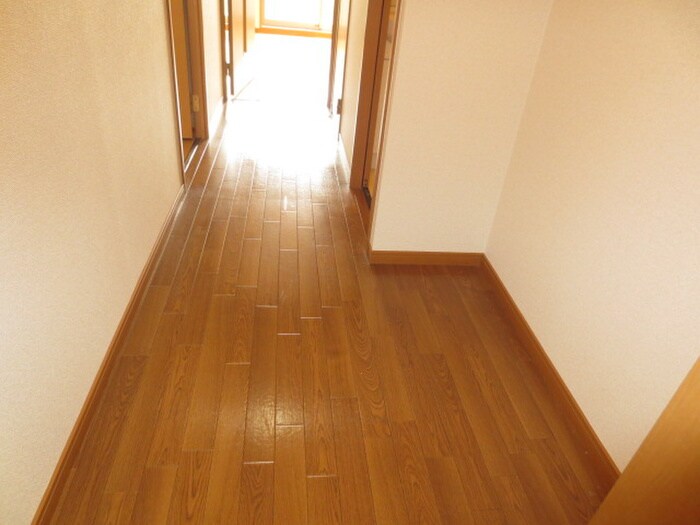 物件内観写真15　(廊下)