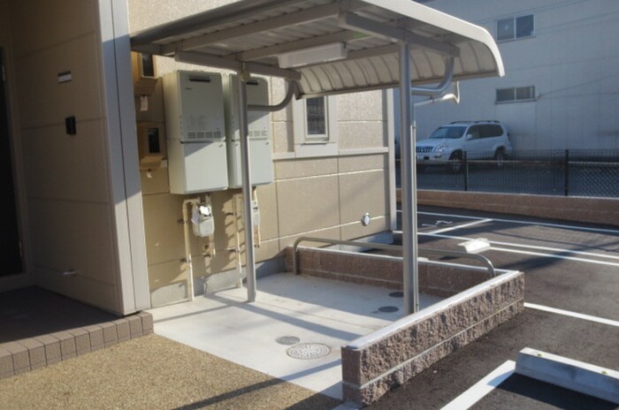 物件外観写真3　(駐輪場)