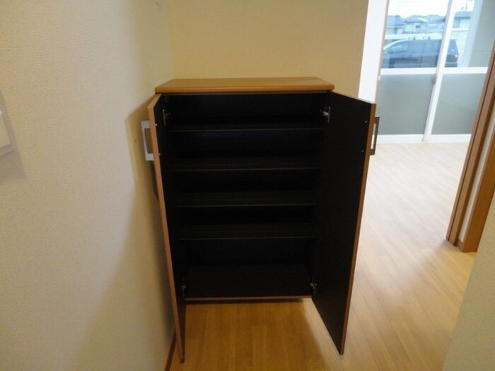 物件内観写真11　(靴箱)