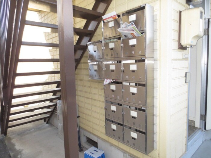 物件外観写真5　(エントランス部分)