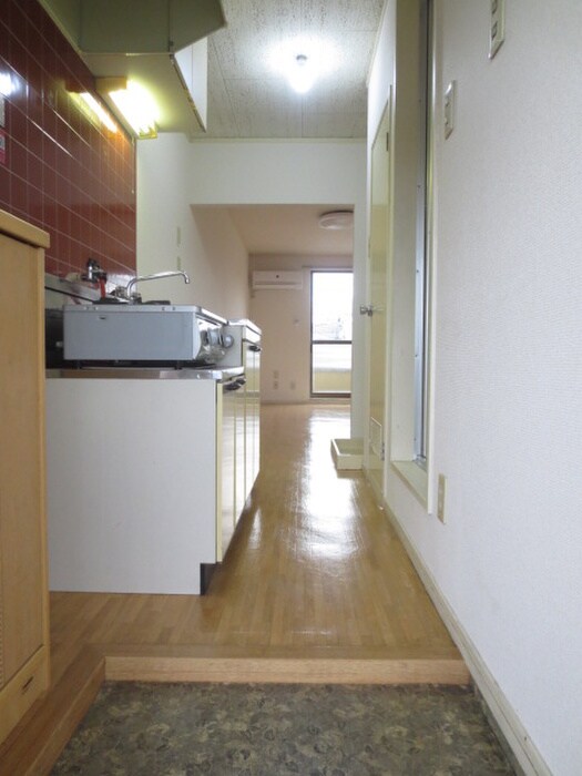 物件内観写真10　(玄関)