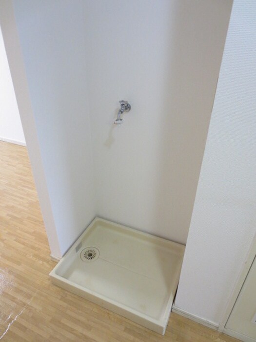 物件内観写真12　(洗濯機置場)