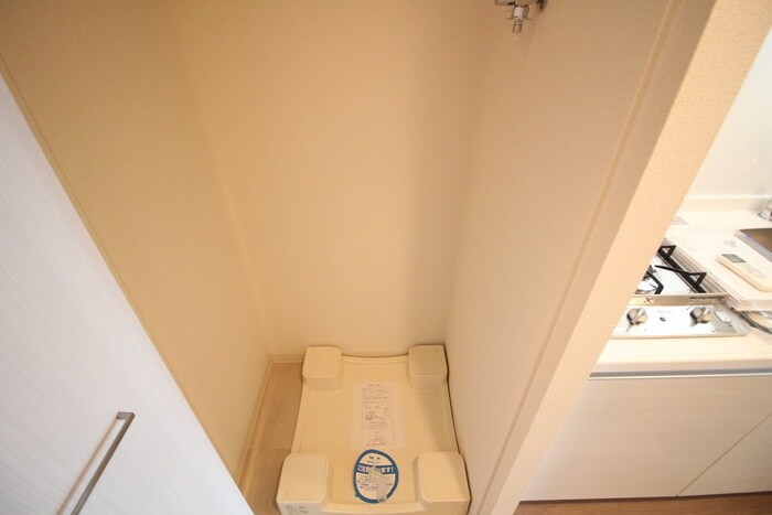 物件内観写真11　(洗濯機置場)