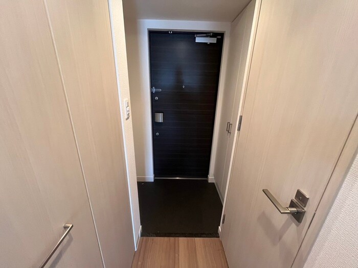 物件内観写真17　(玄関)