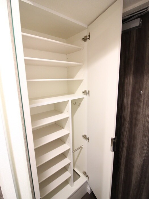 物件内観写真8　(靴箱)