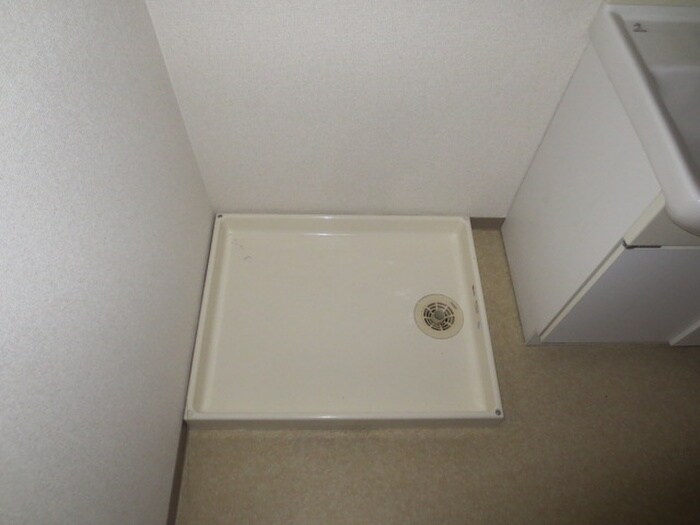 物件内観写真13　(洗濯機置場)