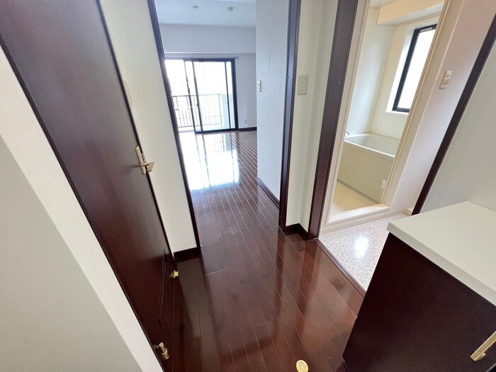 物件内観写真20　(廊下)