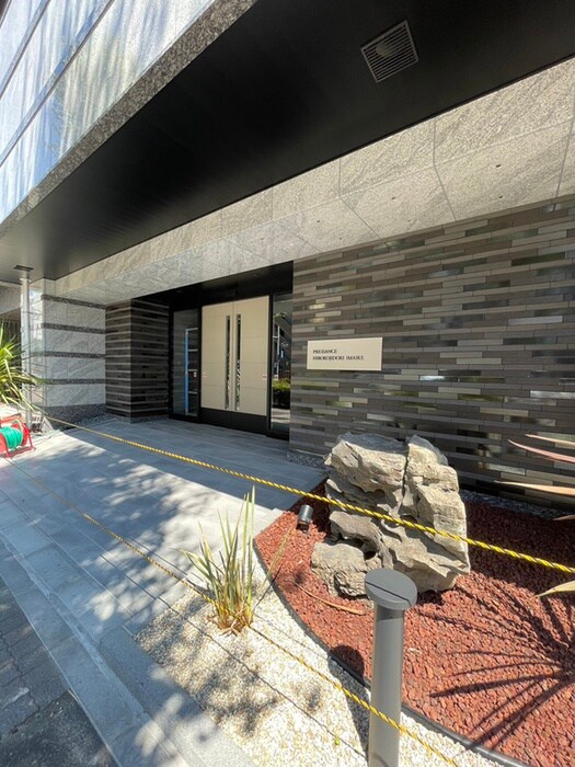 物件外観写真4　(エントランス部分)