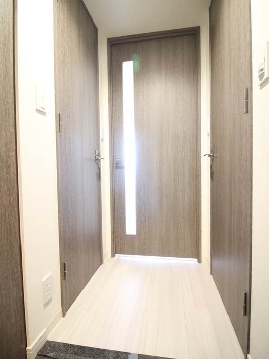 物件内観写真7　(玄関)