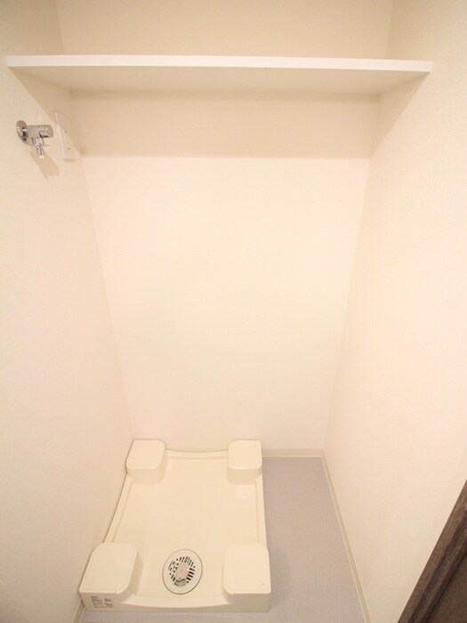 物件内観写真16　(洗濯機置場)