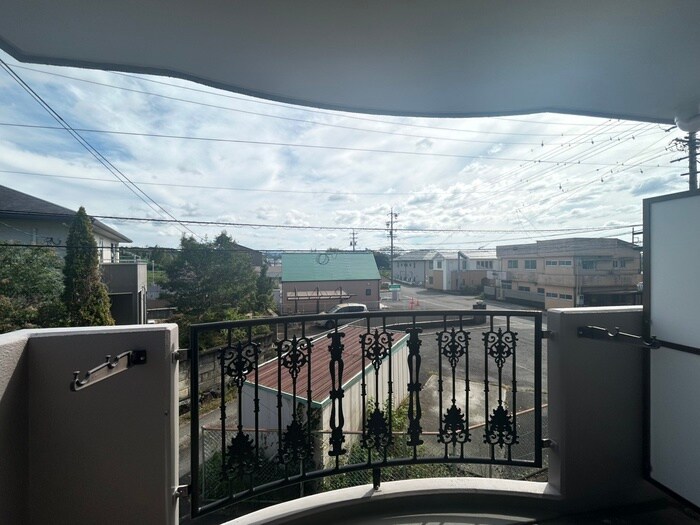 物件内観写真16　(室内からの展望)