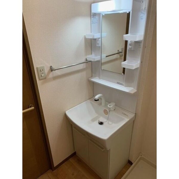 物件内観写真8　(洗面)