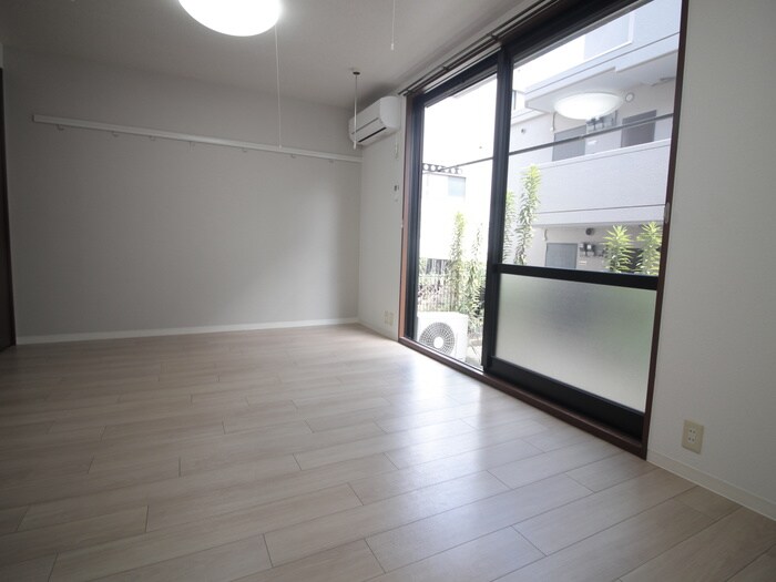 物件内観写真9　(居室)